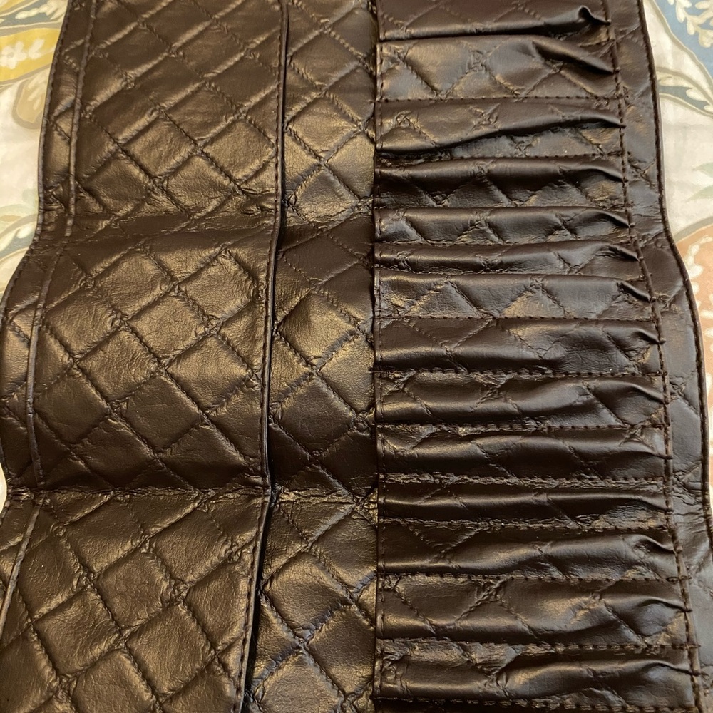 Bh cosmetics brush bag